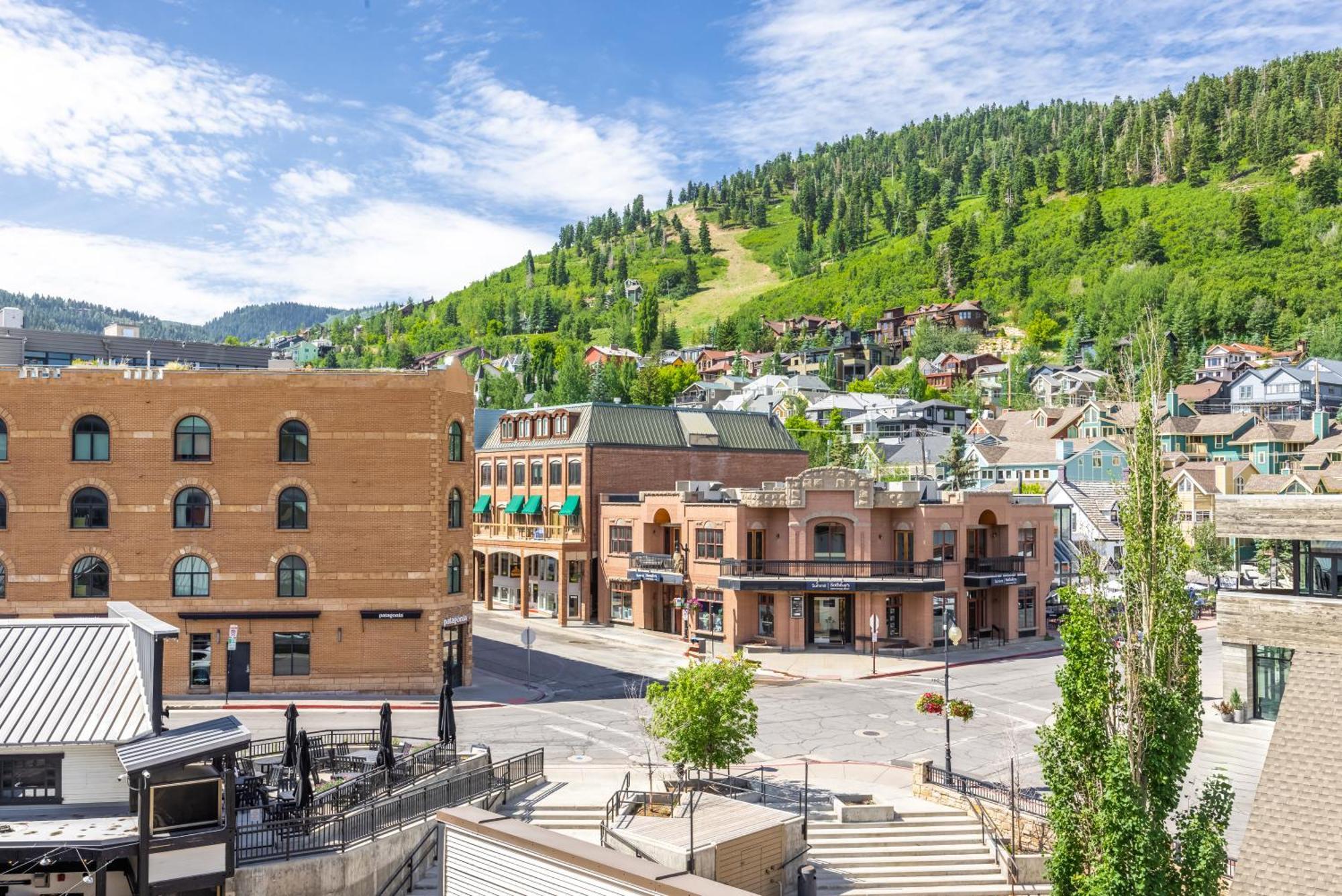 Main & Sky Vila Park City Exterior foto